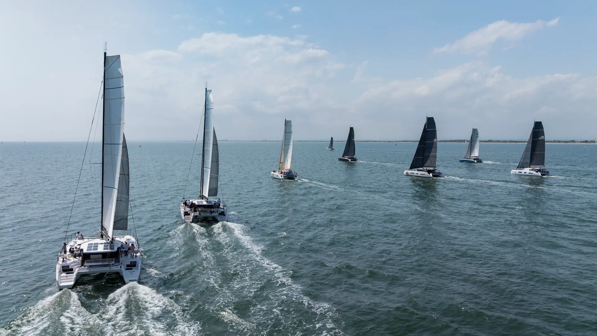 article built to go sailing 3 - Outremer
